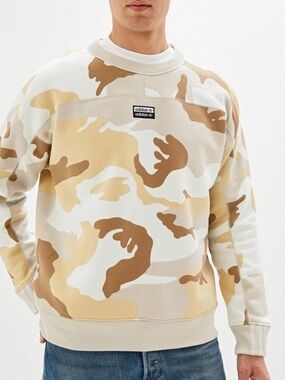 ADIDAS R.Y.V. Camouflage 
Crewneck Sweatshirt - Men’s L - Like New
